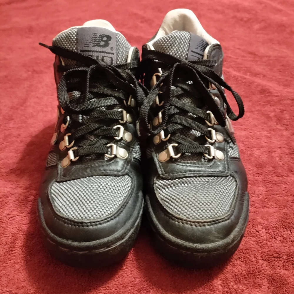 New Balance 710 Leather Hiking Boot Sneakers. Black & Gray. Women's 7